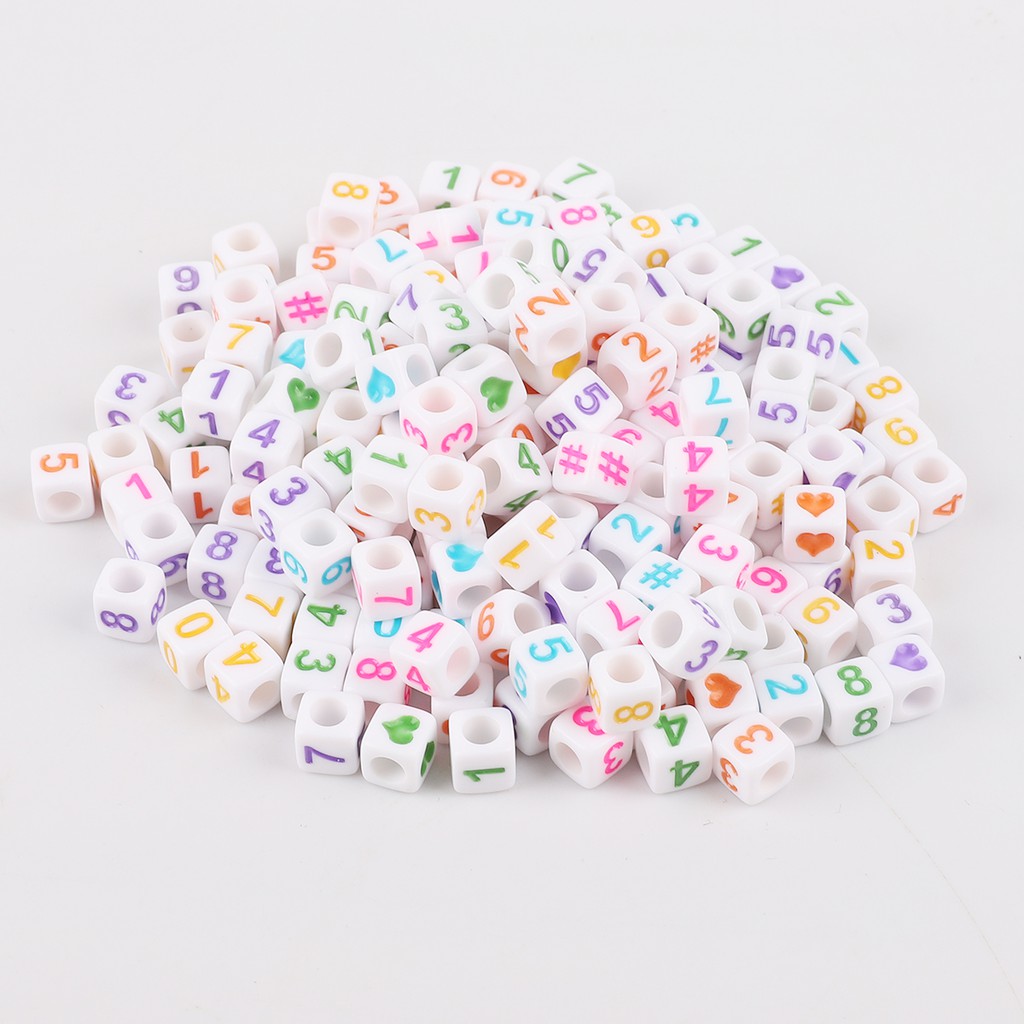 100pcs / Lot Manik-Manik Huruf Alfabet Inggris Bentuk Kotak Bahan Akrilik Untuk Membuat Perhiasan Diy