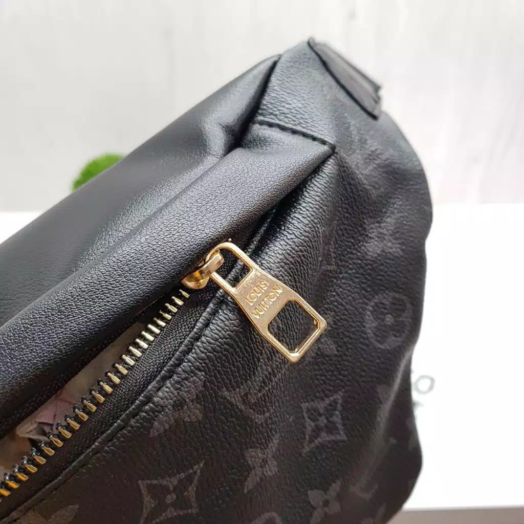 Bumbag L Vuitton 7030