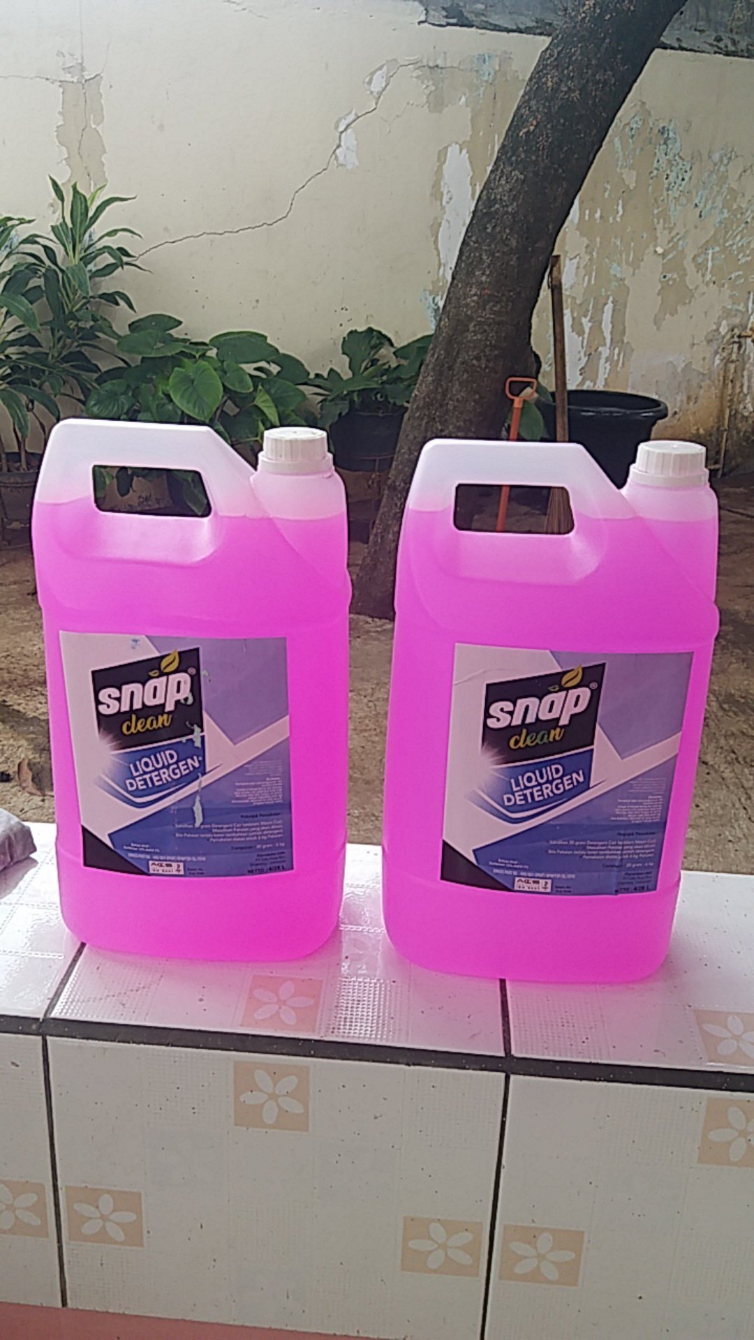 Liquid Detergen Deterjen Sabun Cuci Pakaian Cair Untuk Mesin Cuci 4 Liter Snap Clean Bukan Rinso