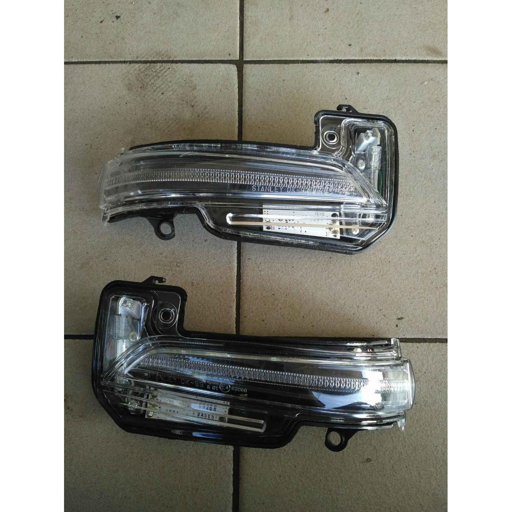 Lampu Sein Cover Spion Innova Reborn