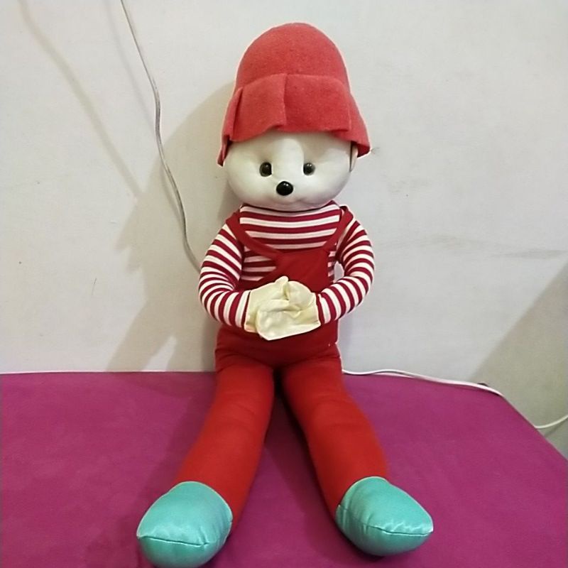 BONEKA BADUT MERAH