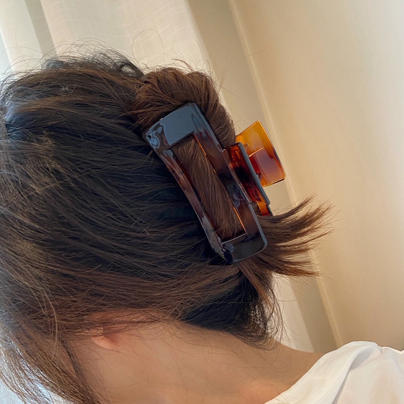 JEPIT JEPITAN BADAI JEDAI KOTAK PERSEGI PANJANG MEDIUM KLIP RAMBUT TEBAL TRANSPARAN KOREA WANITA KOREAN WOMEN SQUARE RECTANGLE JAW THICK HAIR ACCESSORIES CLUTCHER CLAW CLIP CLIPS ACRYLIC TRANSPARENT THICK HAIR COLOR MEDIUM SIZE