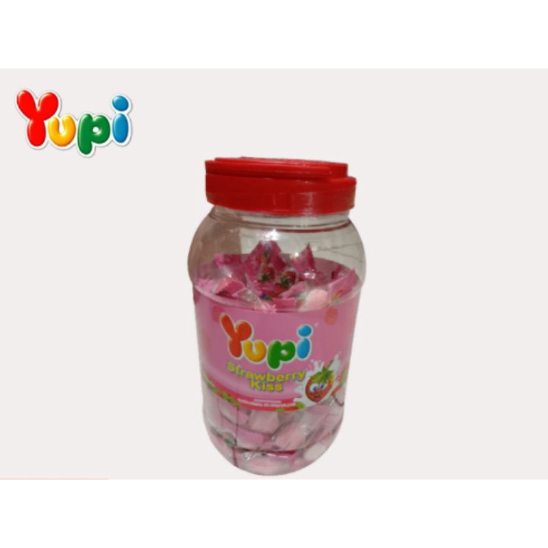 

Yupi strawberry kiss 300g