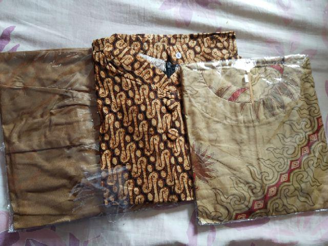 Atasan Batik Wanita Motif Batik Modern Seragam