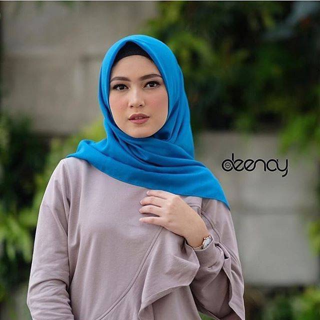 35 Terbaik Untuk Kerudung  Deenay Warna  Biru  Dongker  