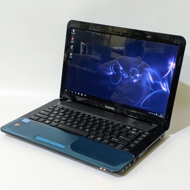 laptop gaming/editing Toshiba satelite m840 - core i7 8core - ram 16gb ssd 256gb - Vga Amd Radeon