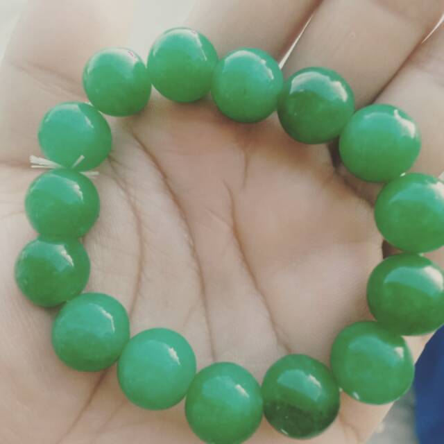 Gelang giok kesehatan