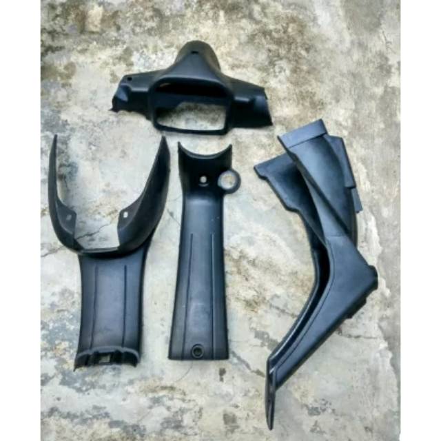 cover body kasar f1zr pnp vega r lama 2004 2005