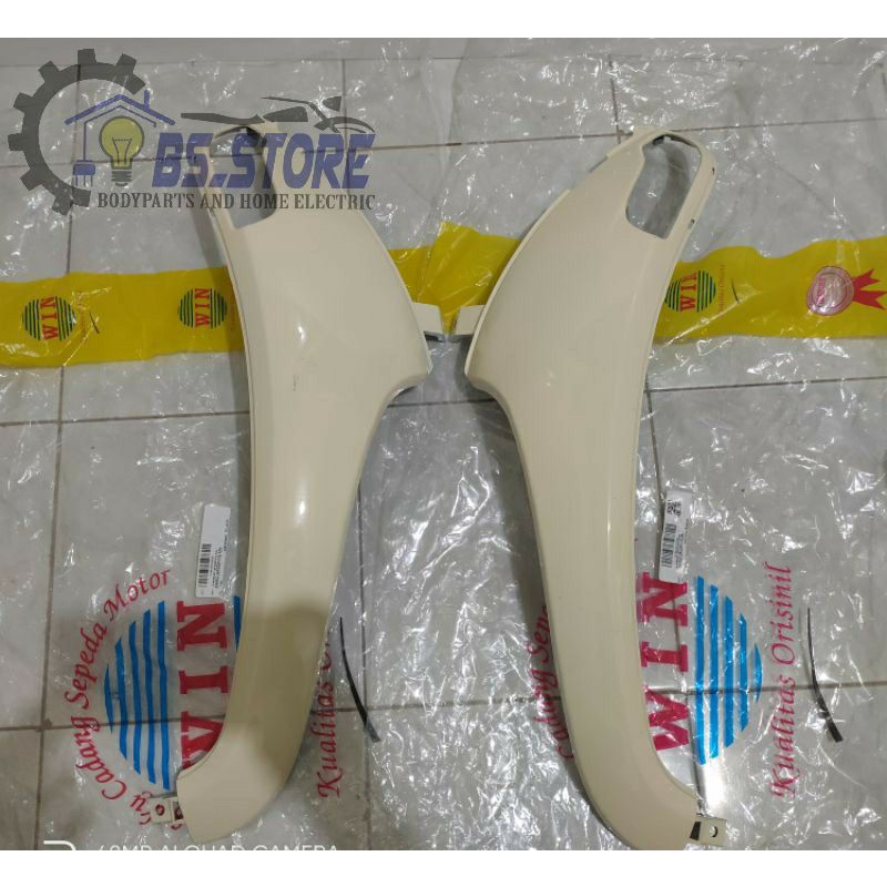 sayap tebeng samping depan set kanan dan kiri / legshield luar scoopy fi K16 2013 2014 2015 2016 cream krem