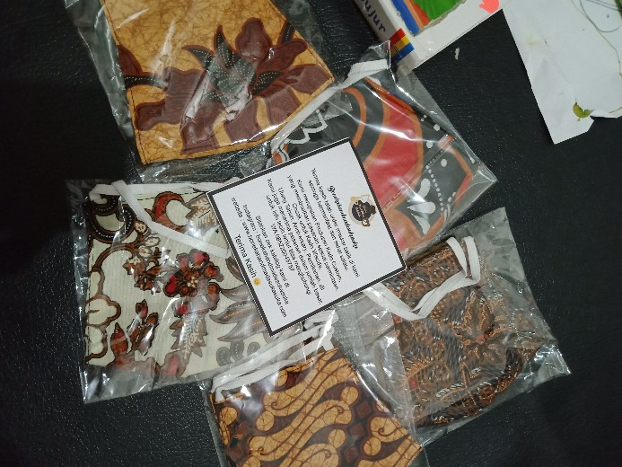 Masker Batik Solo Bisa Lapis Isi Tisu Model Cantol Telinga / Hijab / Masker Cowok / Masker Headloop