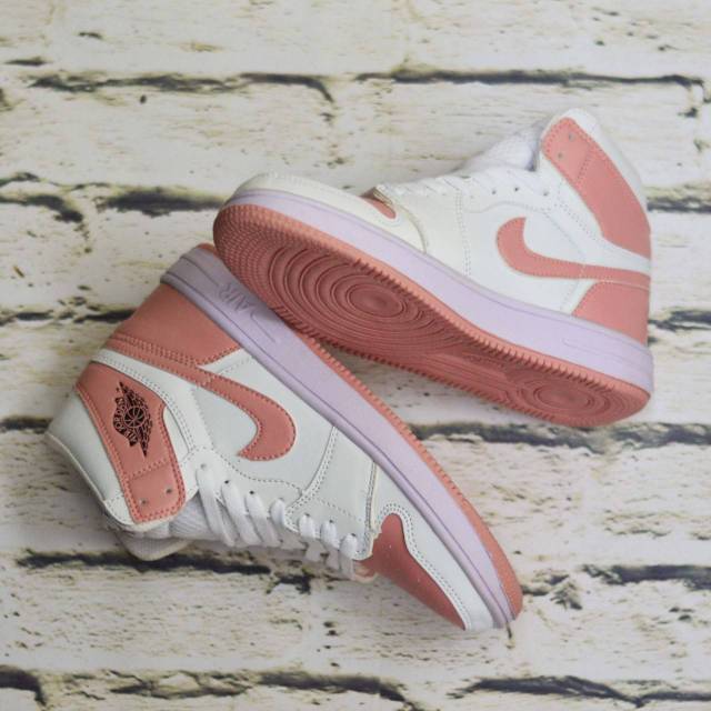  SEPATU  BASKET  WANITA  NIKE AIR JORDAN ONE LOW WANITA  IMPORT 