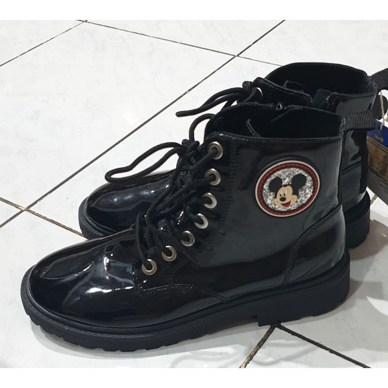 zara ankle boots / sepatu zara mickey limited edition/ zara shoes/ sepatu zara mickey mouse/ mickey