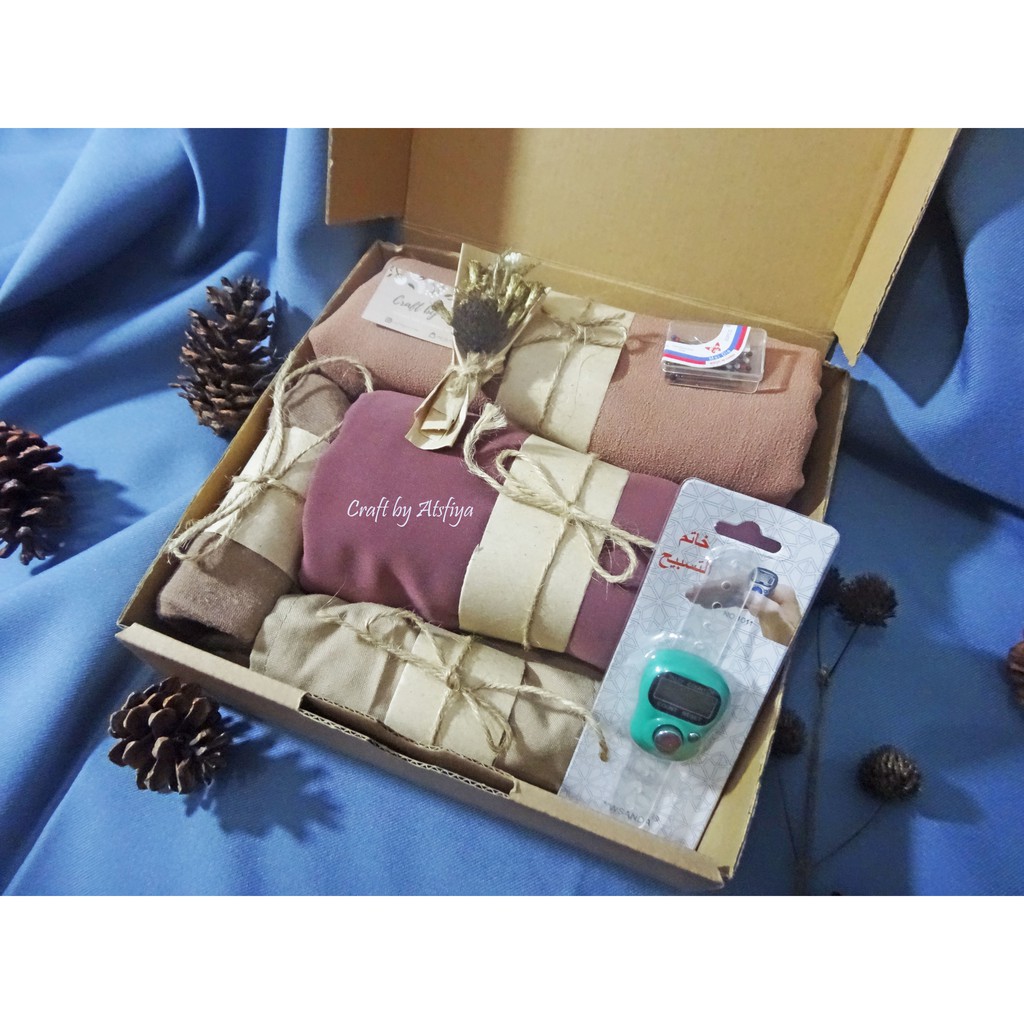 

A326 HAMPERS 2 HIJAB NEW NORMAL KADO HADIAH GIFT BOX WISUDA ULANG TAHUN BIRTDAY
