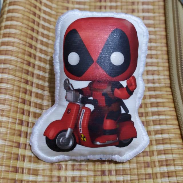Boneka DEADPOOL ON SCOOTER