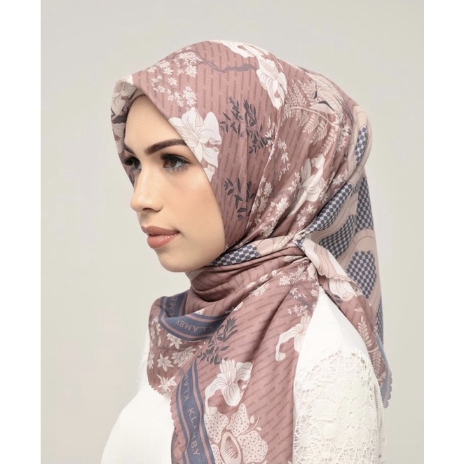 PRELOVED RAFFLESIA SCARF WEARING KLAMBY | PRELOVED WEARING KLAMBY SCARF