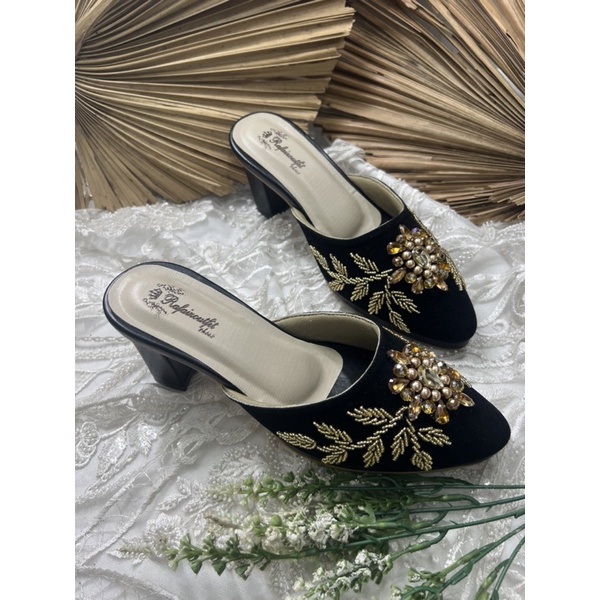 sepatu wedding wanita hitam buludru nadila 7cm tahu