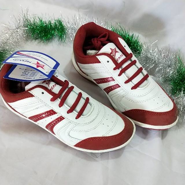 Promo cuci gudangSepatu olahraga wanita TREKKERS