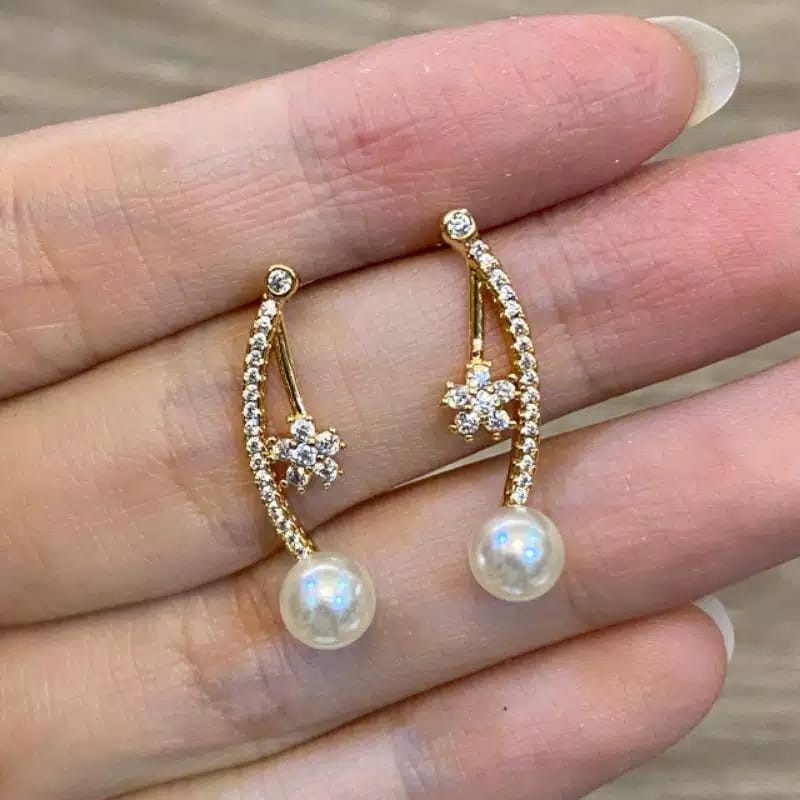 anting wanita panjang mutiara gold titanium cantik