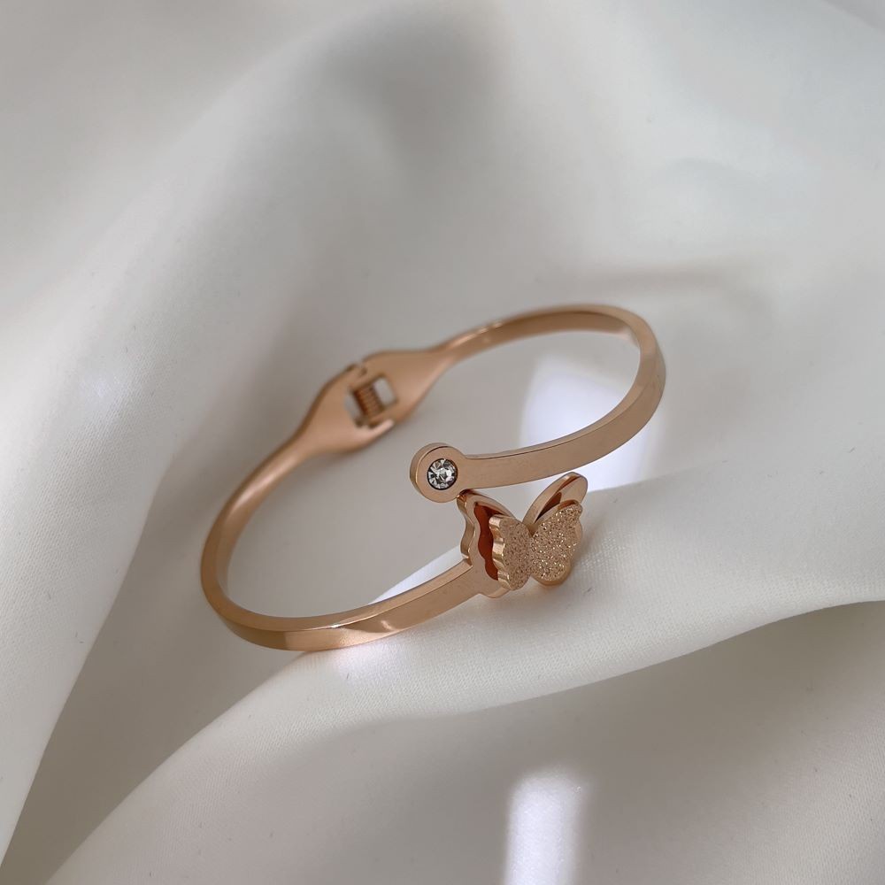Gelang Model Terbuka Desain Kupu-Kupu Bahan Titanium Steel