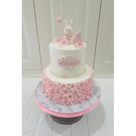 

2 TIER CAKE BUNNY