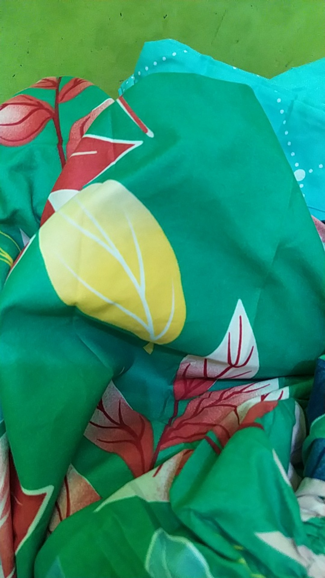 Sprei Lady Rose Uk. King (180x200)cm Bantal 4 Pcs (b4) Motif Gabungan 4