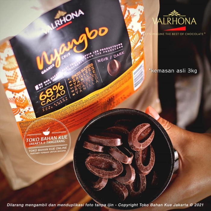 

Valrhona NYANGBO 68 Dark Couverture Chocolate 250gr Cokelat Baking