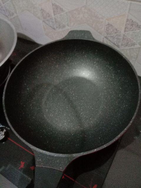 Iluva - 32cm Die Casting Wok Pan Diamond Pan Teflon Ceramic Marble