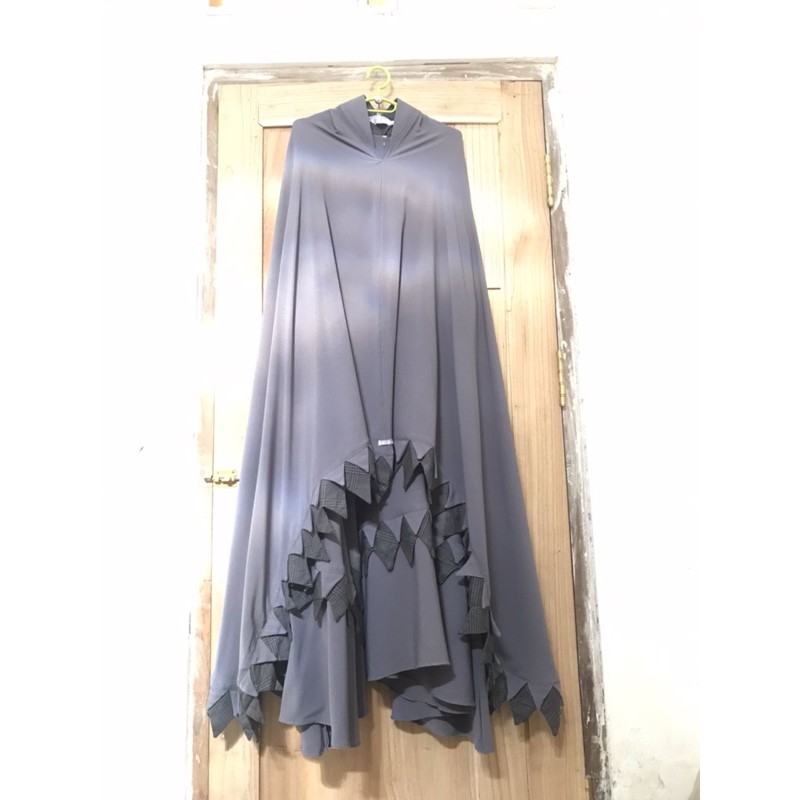 Preloved set syari London grey by TRZ