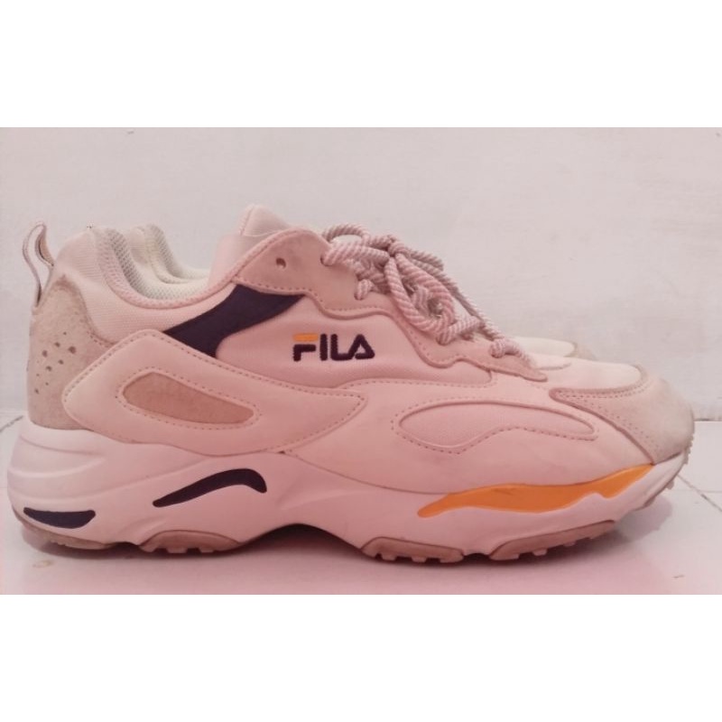 Fila Ray Tracer x BTS Ukuran 42,5 (Preloved)