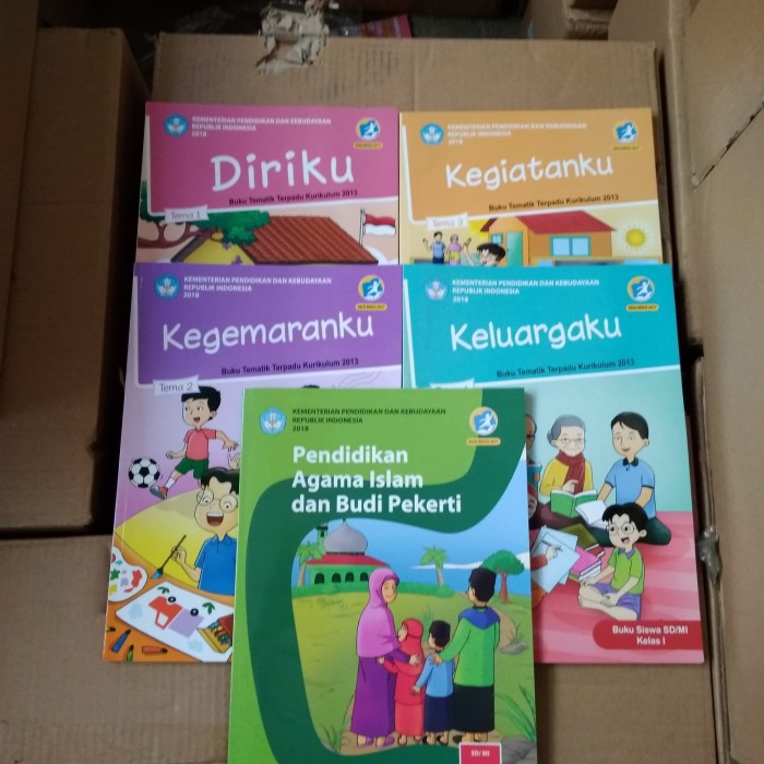 1 paket Buku tematik kurikulum 2013 kelas 1SD/MI (5 buku)