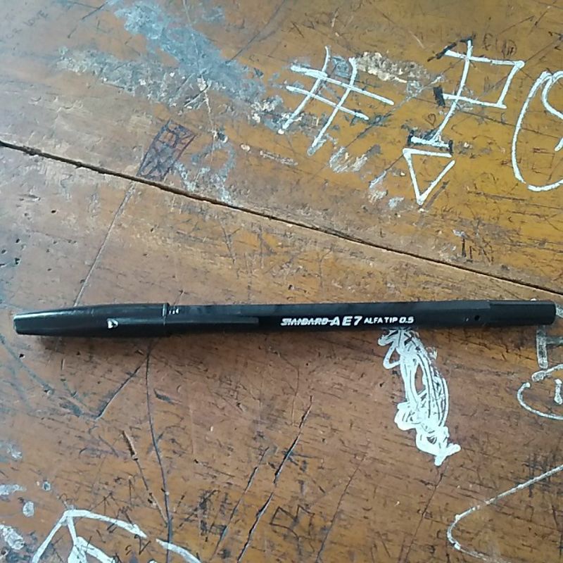 

Pulpen Standard AE7