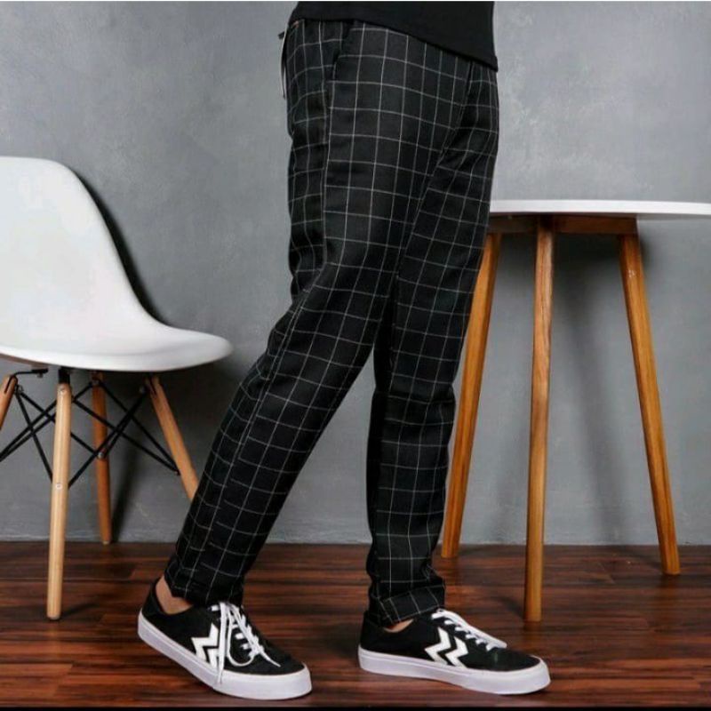 CELANA TARTAN + KAOS POLOS // celana tartan kotak kotak celana tartan kotak yang lagi trends masa kini celana panjang pria celana tartan pria kotak kotak celana panjang pria celana tartan pria tartan pants pria Celana kotak kotak distro yang lagi hits