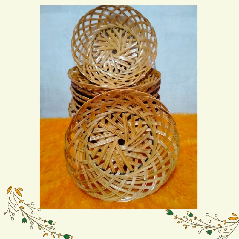 Piring rotan berbahan dari lidi sawit