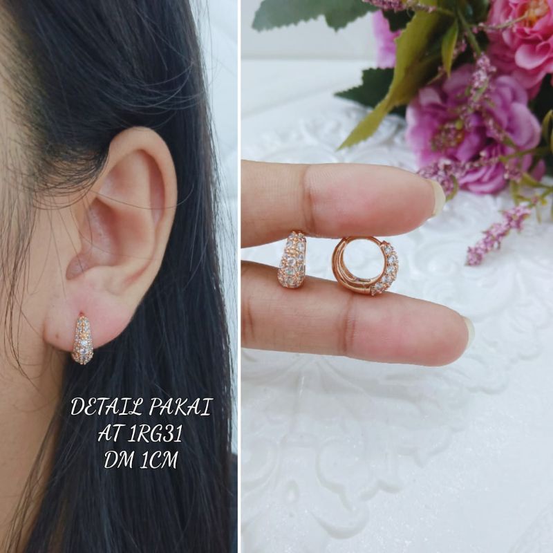 Anting Titanium Wanita Model Berlian Fashion Blink