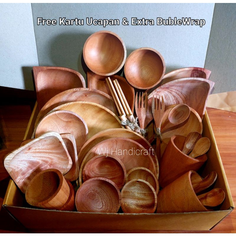 

Hampers/Hampers couple/souvenir/hadiah/kado pernikahan/wedding kayu mahoni