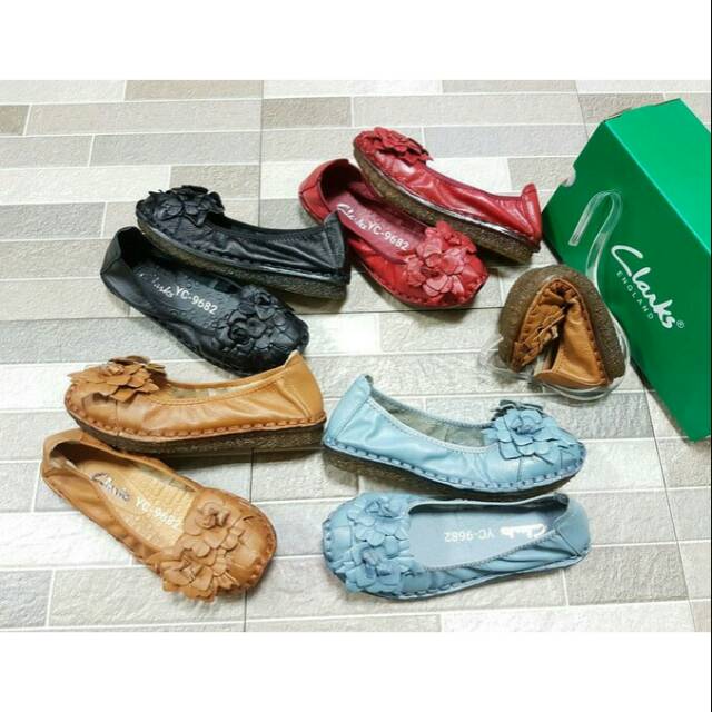 sepatu clarks england