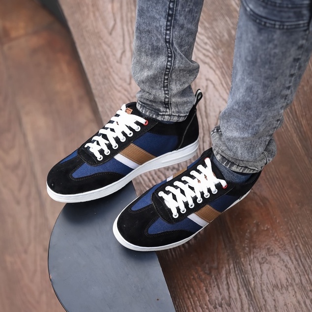 Wilson Navy | Sepatu Sneakers Putih Pria Casual Polos Original Putih Cowok Ori Footwear | FORIND x ARF