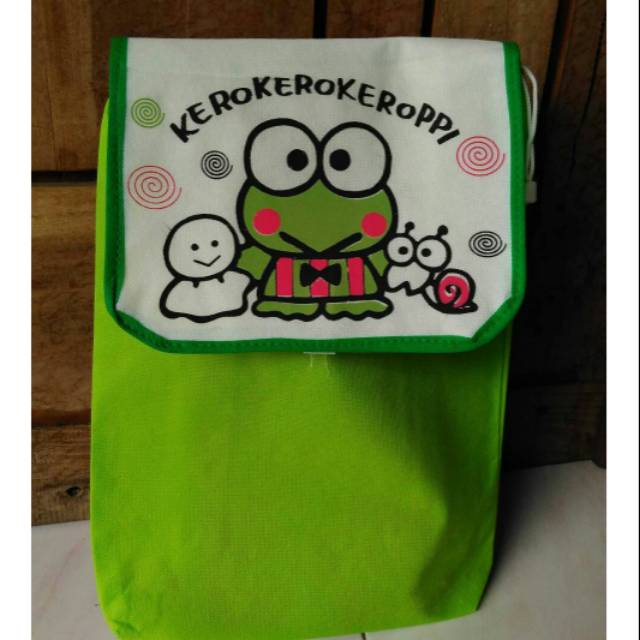 

TAS SOUVENIR ULANG TAHUN KARAKTER KARTUN KEROPI MODEL RANSEL / GENDONG, TERBARU, TERLARIS, TERMURAH