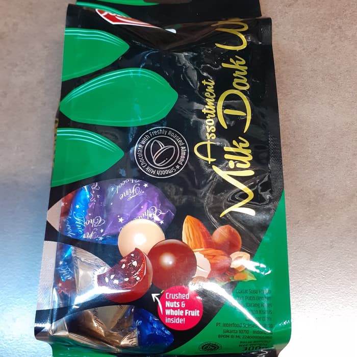 

Naraya Assortment Milk Dark & White Chocolate-Chocolate Import