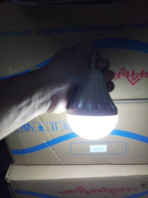 Lampu led 9 watt emergency bisa nyala ditangan push on