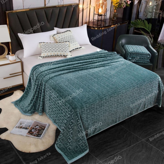 Selimut Bulu Polos Embos 3D 200X230