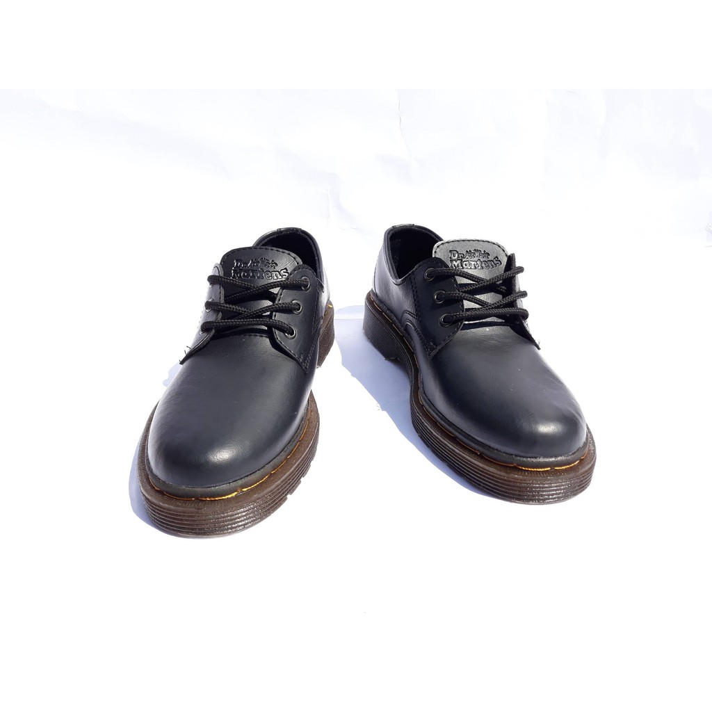 SEPATU Low Work Boots Docmart Dr Martens 3 hole / lubang / Pendek - Kulit !