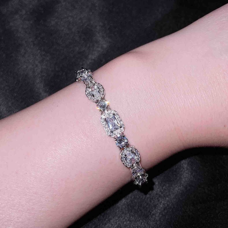 [Ready Stock]Fashion S925 Sterling Silver Inlaid Diamond Bracelet