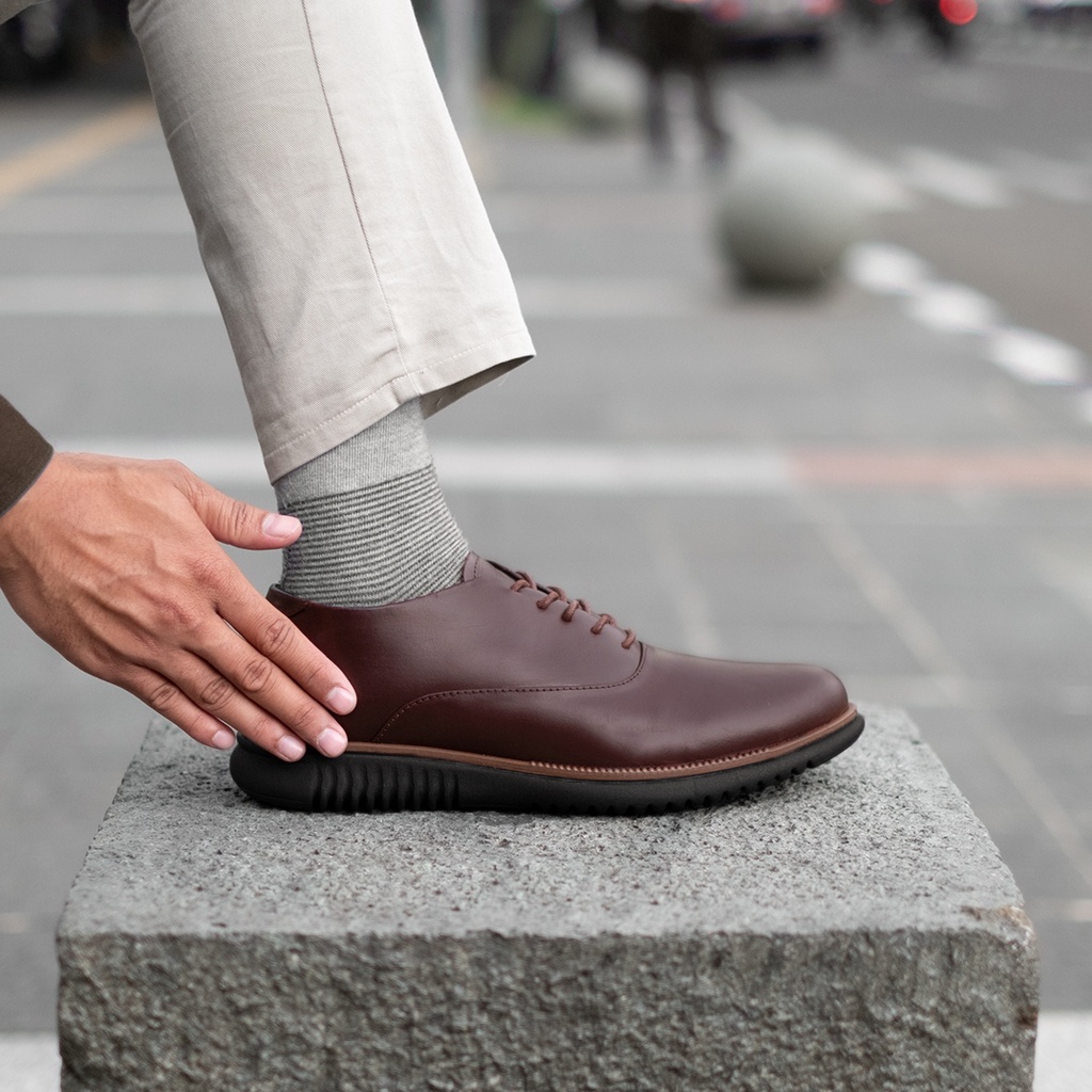 LONDON 2.0 BROWN ORIGINAL x KENZIOS Sepatu Kulit Sapi Asli Coklat Pria Formal Pantofel Tali Kerja Kantor Dinas Resmi Guru Kantoran Pesta Undangan Wedding Kondangan Nikah Wisuda Kuliah Semi Casual Derby Oxford Genuine Leather Kenzio Footwear Keren Kekinian