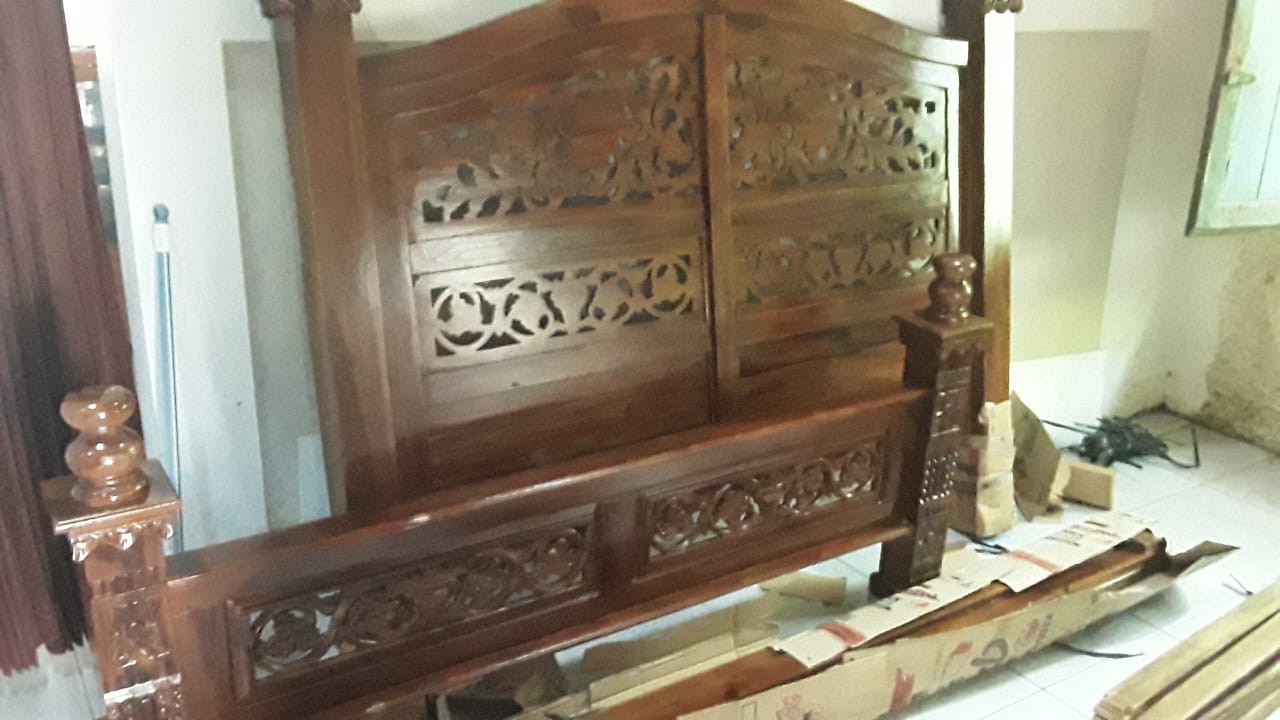 Tempat Tidur Ukir Kayu Jati Model Rahwana Jepara Unfinishing
