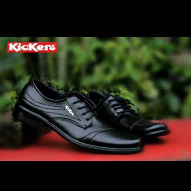 Sepatu Pantofel Kulit Swedian Hitam Pria Kickers Rempel Tali Pendek Formal Kerja Gudang Promo
