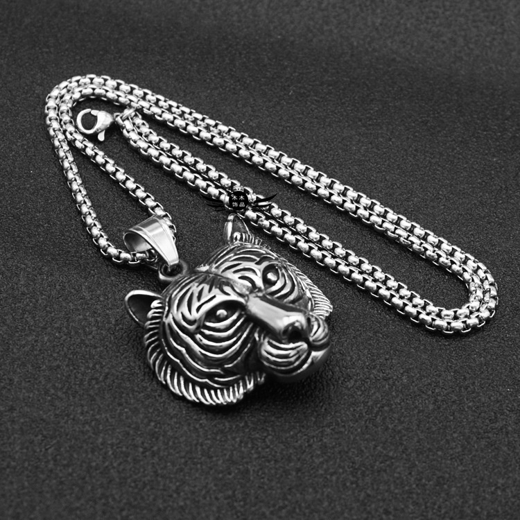 Kalung Liontin Kepala Harimau Bahan Titanium Steel Gaya Punk Rock Untuk Pria