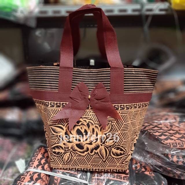 

Tas hajatan batik mewah 18x18