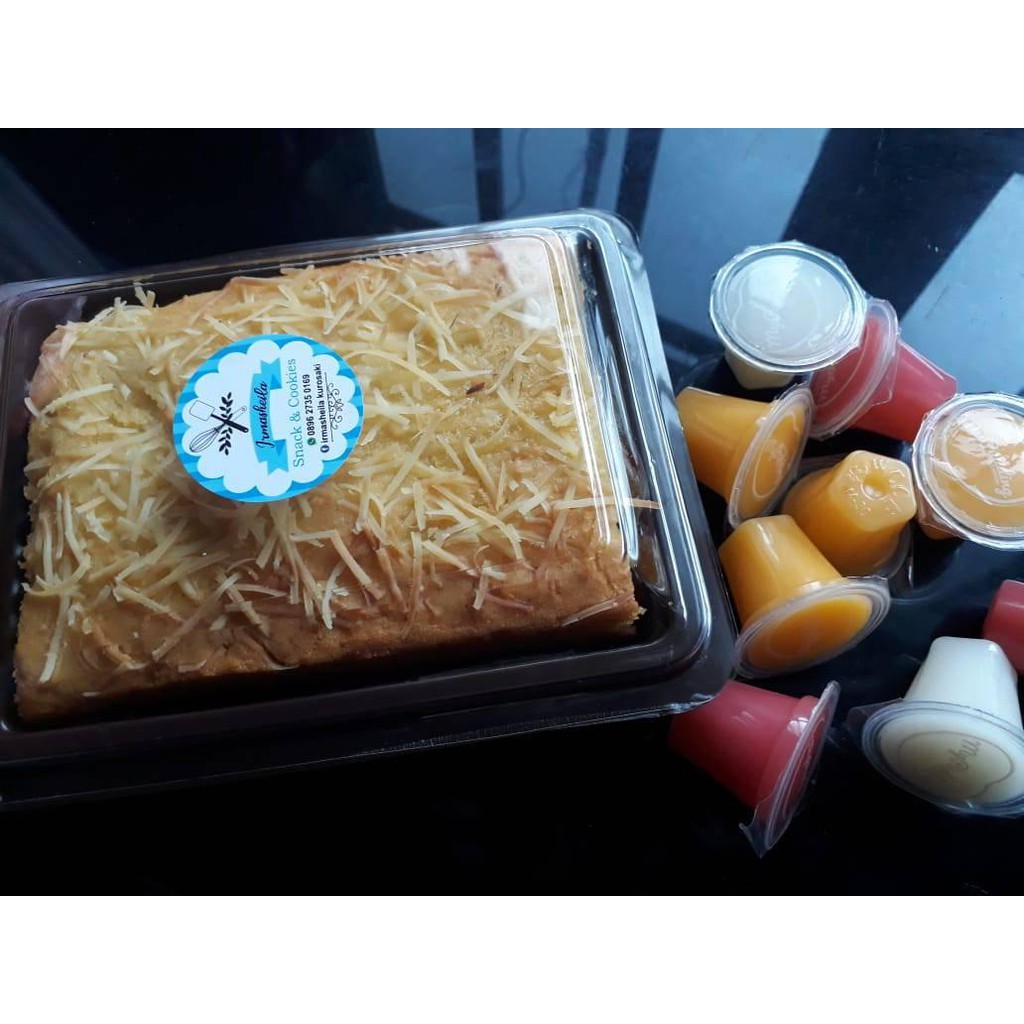 

Bolu Tape Keju Murah Empuk Lembut Ukuran M 22 x 10 cm/Camilan Kue Basah/Jajanan