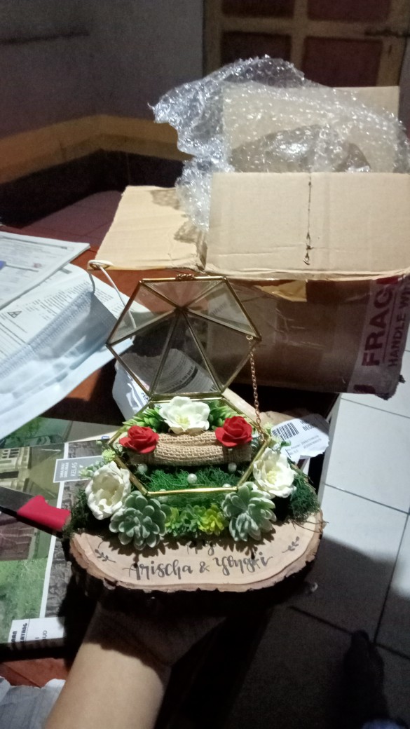 Ring Box / Ring Bearere Terrarium Gold